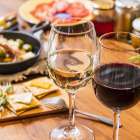 お酒の輸入販売に必要な手続きとは？